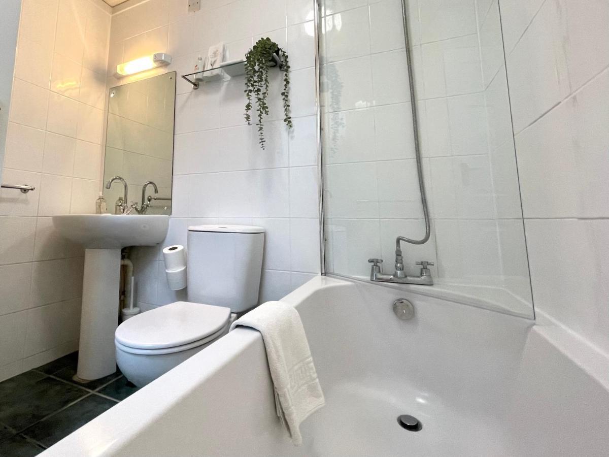 Sea View Family Stay By Beach Gym & Parking Bornemouth Extérieur photo